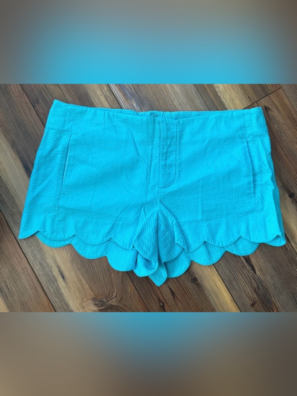 Size 6 women’s Lilly Pulitzer Teal Scallop Hem Shorts